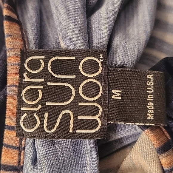 Clara Sunwoo V-Neck Tunic, Size M, Split Hem - Picture 5 of 6